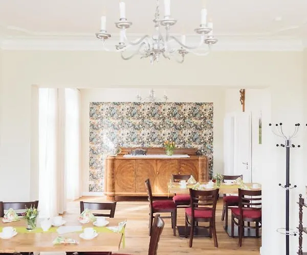 بيت ريفي Altes Pfarrhaus غيلدرن